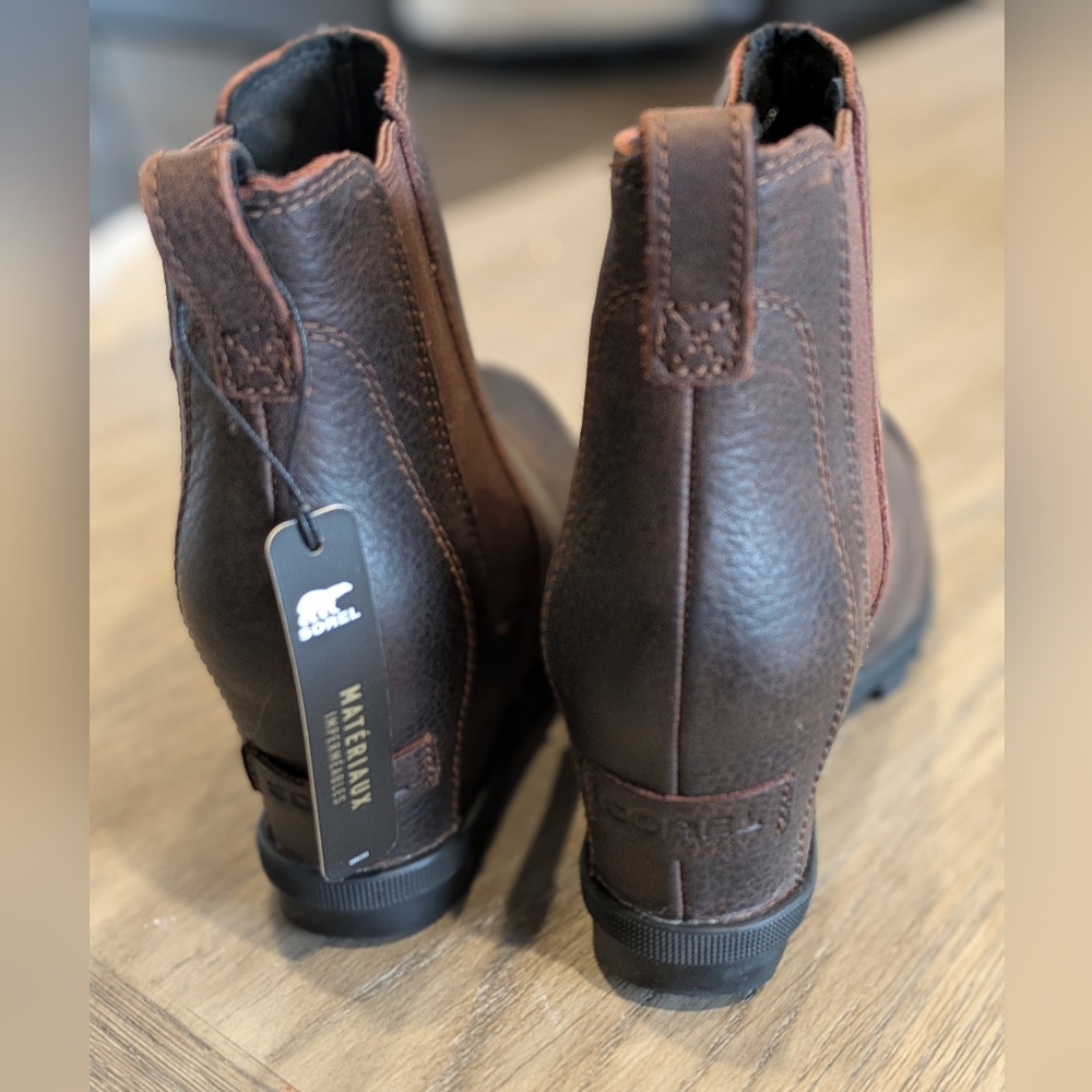 Sorel Women's Joan of Arctic Wedge III Chelsea Boot Waterproof Leather